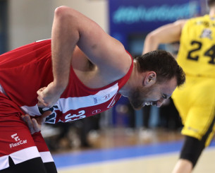 Κάταγμα στο δεξιό αντίχειρα ο Μιλουτίνοφ - Αμφίβολος ο Τζόουνς για τον τελικό