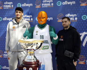 Τολιόπουλος σε MrGreen για το τρόπαιο του Allwyn Final Eight: «Μην το ακουμπάς» - Το video του Athletiko