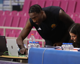 Ο Χέιζ-Ντέιβις βγήκε για ζέσταμα 2,5 ώρες πριν από το τελικό Κυπέλλου με... Σοπέν (video)