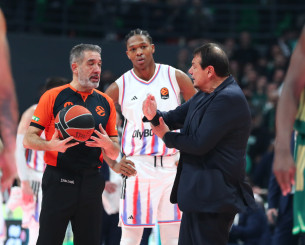 Ζήτησε φάουλ και αποβλήθηκε από τους διαιτητές ο Αταμάν στο φινάλε του Παναθηναϊκός - Παρί