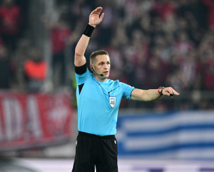 Απρόοπτο στην Αγγλία - Πήγε για την... ανάγκη του την ώρα του αγώνα ο διαιτητής του Γουλβς - Βίλα; (video)