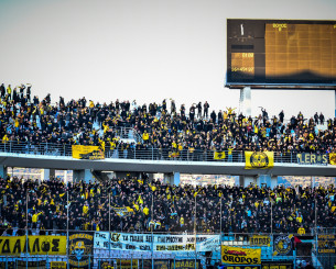 Ο κόσμος της ΑΕΚ ετοιμάζει «απόβαση» στο Πανθεσσαλικό - Όλα τα διαθέσιμα εισιτήρια ζήτησε η Ένωση