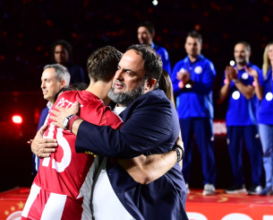 Ρέτσος σε Μαρινάκη: «Σε κοιτάζουμε στα μάτια - Θα είμαστε πρωταθλητές»