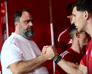 «Ντόπες» από Μαρινάκη σε Μεντιλίμπαρ και παίκτες: «Θέλω πέντε νίκες και πρόκριση - Είστε οι καλύτεροι»