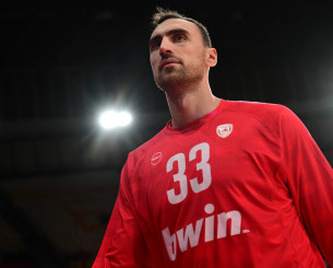 Ο Μιλουτίνοφ θέλει να παίξει στον τελικό με τον Παναθηναϊκό παρά το κάταγμα