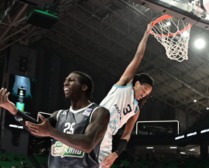 Το κλέψιμο του Κένεντι στον Ναν και το κάρφωμα που ολοκλήρωσε το... έπος του Κολοσσού στο T-Center (video)