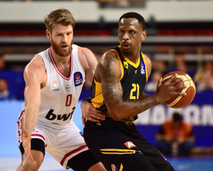 Τα highlights της εμφατικής νίκης του Ολυμπιακού απέναντι στην ΑΕΚ (video)