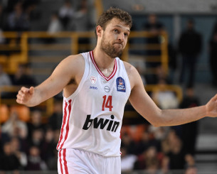 Η ατάκα του Βεζένκοφ για τη μεταγραφή του Χέιζ-Ντέιβις στον Παναθηναϊκό