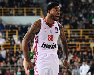 Αυτά έκανε ο Ταϊρίκ Τζόουνς στο πρώτο του ντέρμπι αιωνίων