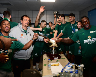 Η ιπποτική αναφορά του Σλούκα στη μητέρα του Αταμάν και η ομιλία του κόουτς στα αποδυτήρια του Παναθηναϊκού