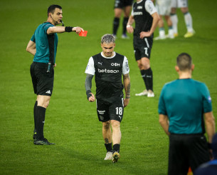 Η συνήθεια που έγινε... λατρεία για τον Νους - Το απίθανο ρεκόρ του με τις κάρτες