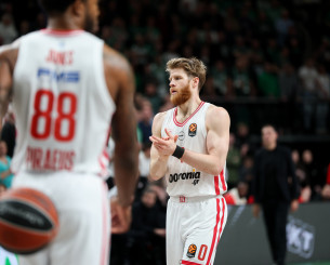 Ο Ολυμπιακός αποφασίζει αν θα αντιδράσει ή θα «χαλάσει» το μυαλό του