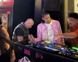 Τερματοφύλακας της Premier League άφησε τα γάντια και έγινε... dj μετά τον αγώνα της ομάδας του (photo)