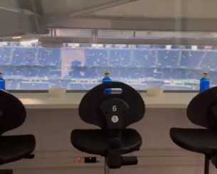 Ούτε στο ξενοδοχείο ούτε στον πάγκο: Από εκεί βλέπει ο Μουρίνιο το Ρεάλ Μαδρίτης-Μπενφίκα (video)