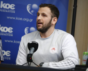 Γενηδουνιάς: «"Δίκοπο μαχαίρι" να θεωρείται ο Ολυμπιακός το φαβορί»