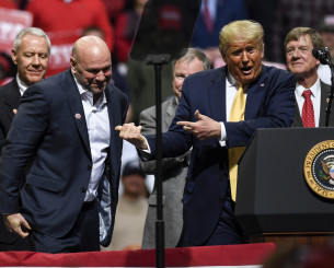 Τραμπ και Λευκός Οίκος έτοιμοι να φιλοξενήσουν τον πιο ακριβό αγώνα UFC στην ιστορία