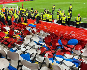 Οπαδοί της Φενέρμπαχτσε βανδάλισαν το γήπεδο της Νότιγχαμ μετά τον αποκλεισμό