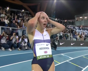 Η Χόντγκινσον κατέρριψε το παγκόσμιο ρεκόρ που είχε σημειωθεί τη μέρα που γεννήθηκε!