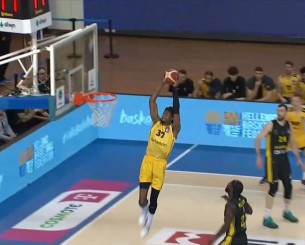 Ο Μποχωρίδης ύψωσε και ο Κώστας Αντετοκούνμπο κάρφωσε δυναμικά (video)