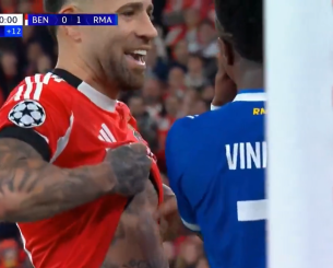 Ο Οταμέντι σήκωσε τη φανέλα του και έδειξε στον Βινίσιους... τατουάζ του Μουντιάλ (video)