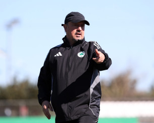 Μπενίτεθ: «Να κρατήσουμε την ελπίδα και να αλλάξουμε την προσέγγιση στο πρωτάθλημα»