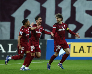 Ο Σαγάλ «εκτελεί» τον Παβλένκα και ισοφαρίζει για την ΑΕΛ Novibet (video)