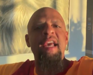 Σφοδρή επίθεση Φελίπε Μέλο κατά Πρεστιάνι: «Η γυναίκα του πρέπει να τον έχει ήδη απατήσει με έναν μαύρο...»