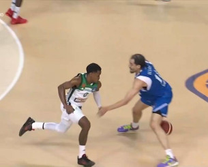 Η θεαματική «ποδιά» του Σορτς στον αντίπαλο του (video)