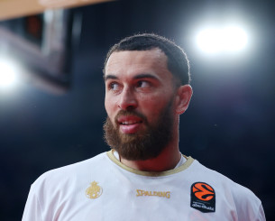 Ο Τζέιμς κριτικάρει την Ζαλγκίρις: «Ο λόγος που είναι μικρή ομάδα...»