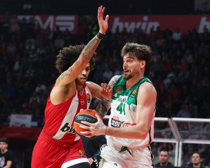 Παράπονα Χουάντσο στο ημίχρονο του Ολυμπιακός - Παναθηναϊκός: «Πρέπει να σταματήσουν οι αγκαλιές από τους αντιπάλους»