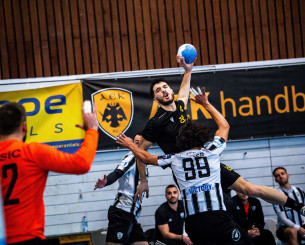 Ο ΠΑΟΚ απέδρασε με βαθμό στο φινάλε από το ΟΑΚΑ - Ισόπαλο το ντέρμπι της Handball Premier με την ΑΕΚ