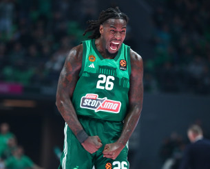 Το πρώτο καλάθι του Λεσόρ στη μεγάλη επιστροφή του στη δράση (video)