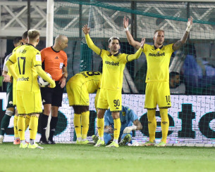 Ο Αρης εμφάνισε κάτι καινούργιο και οι διαιτητές μια από τα ίδια