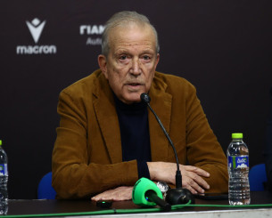 Βεζυρτζής για Τρινκιέρι: «Καλωσορίζουμε έναν μεγάλο προπονητή, το πλάνο είναι τριετές»