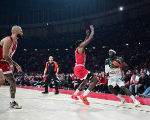 Ειρωνικό «MVP» των φίλων του Ολυμπιακού στον Κέντρικ Ναν