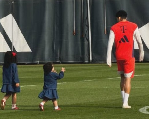 Είχε μπάρμπεκιου και παγωτά - Ο Κομπανί κάλεσε στην προπόνηση της Μπάγερν τις οικογένειες των ποδοσφαιριστών (photo)