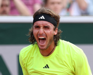 Εύκολη πρόκριση Τσιτσιπά στους «64» του Μαϊάμι και μπροστά του έχει τον... «δαίμονα»