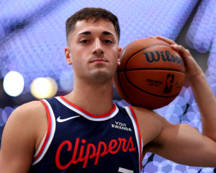 Ο Τζον Πουλακίδας ετοιμάζεται για το ντεμπούτο του στο NBA