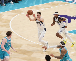 Ο Πουλακίδας έκανε το ντεμπούτο του στο ΝΒΑ με τους Μάβερικς