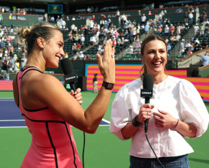 Η Σαμπαλένκα δεν βγάζει το μονόπετρο ούτε στον ύπνο της - Έπαιξε αγώνα με το πανάκριβο δαχτυλίδι (video)