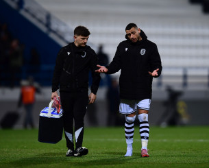 Εξαιρετικά αμφίβολος ο Γιακουμάκης για το ντέρμπι με τον Ολυμπιακό