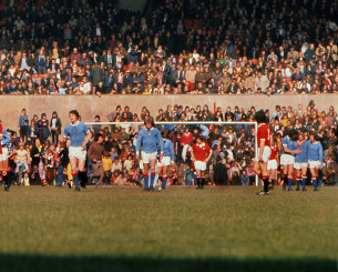 Υποβιβασμός από τον αιώνιο αντίπαλο: Όταν η Σίτι «έριξε» τη Γιουνάιτεντ και η Μπαρτσελόνα «κέρασε» την Εσπανιόλ!