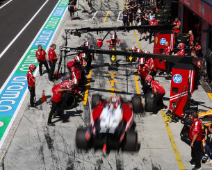 Δύο γιατροί παρακολουθώντας pit stop της Formula 1 βρήκαν τον τρόπο να σώσουν χιλιάδες μωρά
