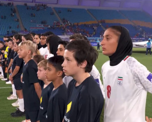 Η ομάδα του Ιράν στο ποδόσφαιρο γυναικών δεν τραγουδησε τον εθνικό ύμνο (video)