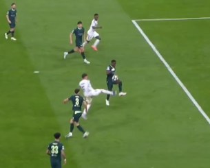 Ο τρομερός Βαλβέρδε το έκανε σαν τον Πελέ - Το γκολ που άφησε άφωνους όλους στο «Μπερναμπέου»