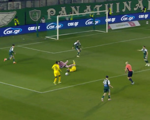 Η φάση που ο Άρης ζήτησε πέναλτι για ανατροπή του Αλφαρέλα από τον Λαφόν (video)