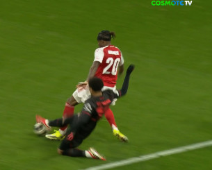 Το αμφισβητούμενο πέναλτι για το 1-1 της Άρσεναλ στη Γερμανία (video)