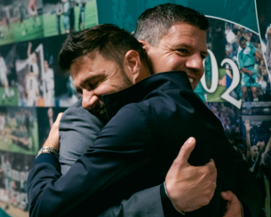 Συνάντηση... κορυφής και θερμή αγκαλιά του Φύσσα με τον Χοακίν πριν το Παναθηναϊκός - Μπέτις