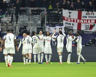 Τιμωρία της UEFA στην Τότεναμ για ναζιστικούς χαιρετισμούς οπαδών της στο Champions League κόντρα στην Άιντραχτ