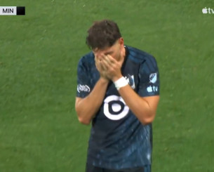 Ξέσπασε σε κλάματα ο Τριάντης μετά την γκολάρα που πέτυχε - «Για σένα μαμά...»